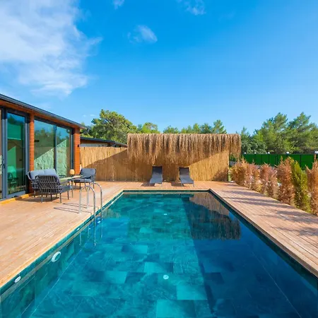 וילה Stone Luxury Kabak פאראליה