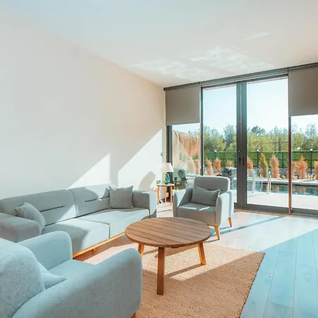 Stone Luxury Kabak פאראליה