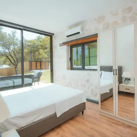 וילה Stone Luxury Kabak פאראליה